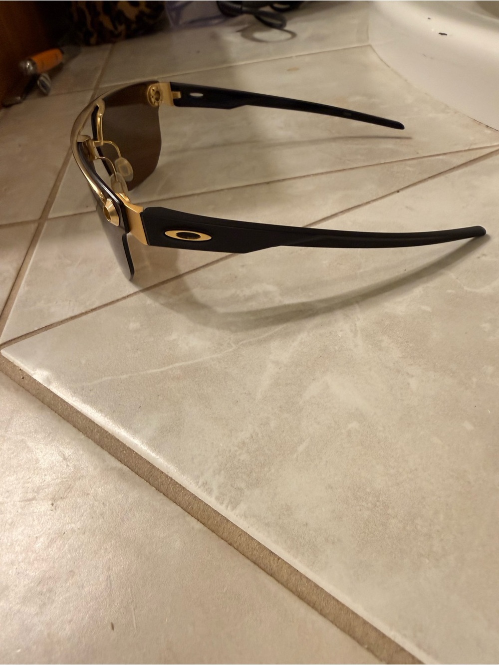 OAKLEY CHRYSTL SATIN GOLD W/ BRONZE SUNGLASSES - Picture 3 of 8